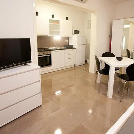 Apartment 2 *