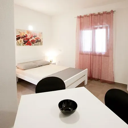 2 * Zadar