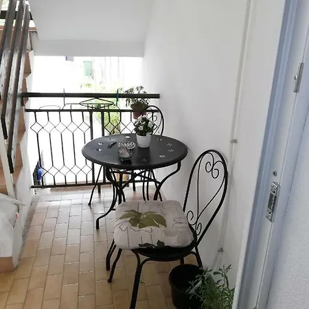 2 Apartment *