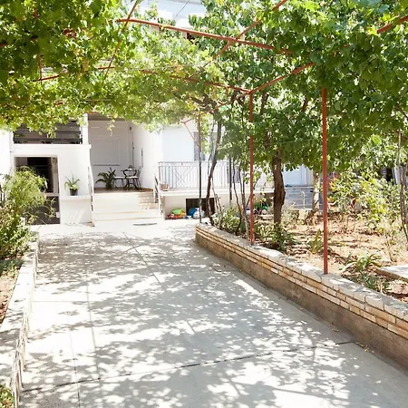 Apartment 2 *